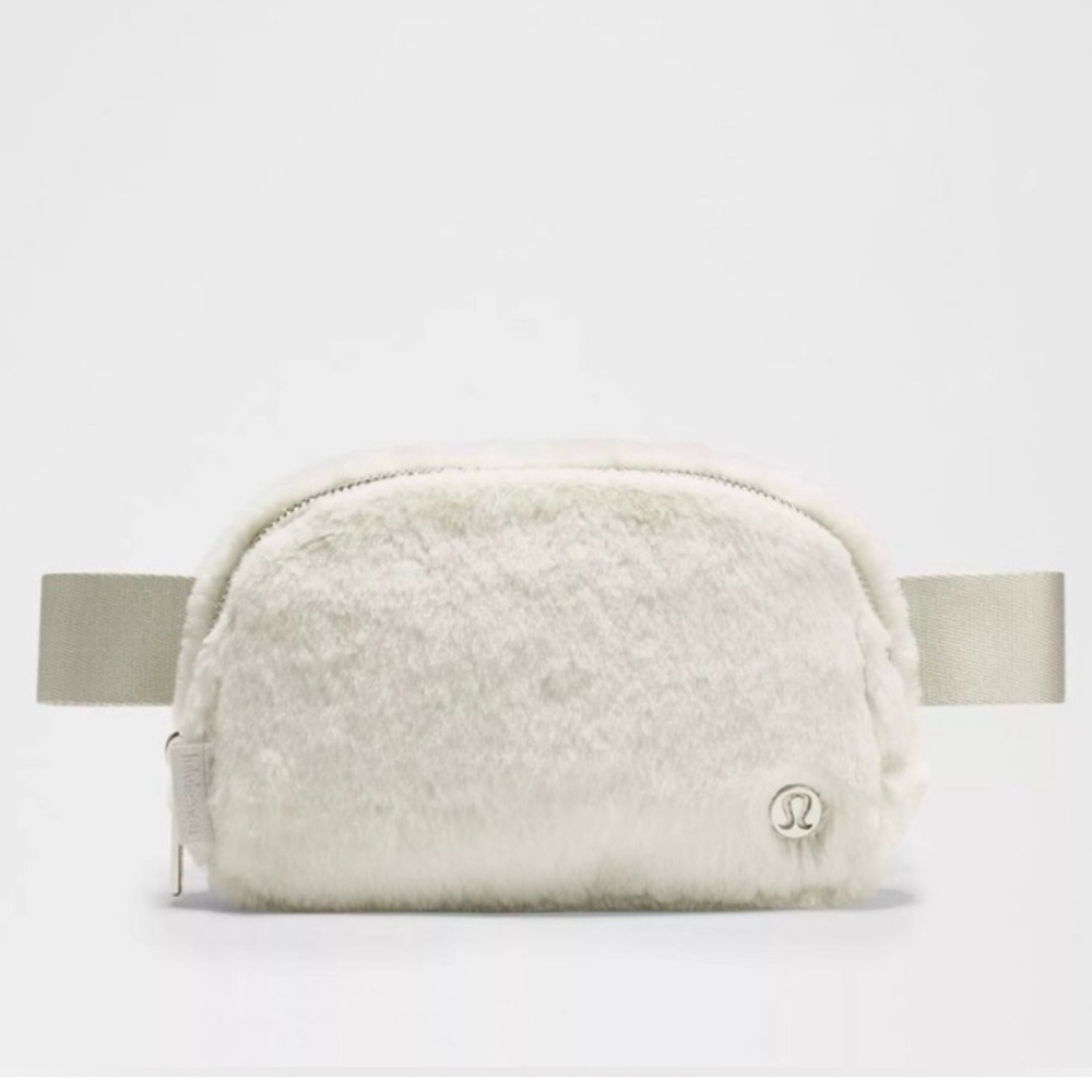 NWT Lululemon Silver/Bone Fleece Belt Bag